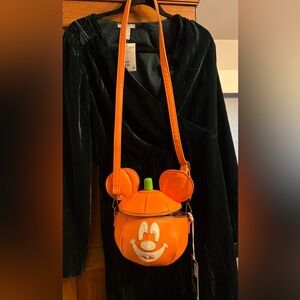 Loungefly pumpkin bag Disney NWT